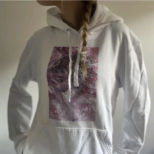 Hoddie - Använd 2 gånger. Jättebra skick. 