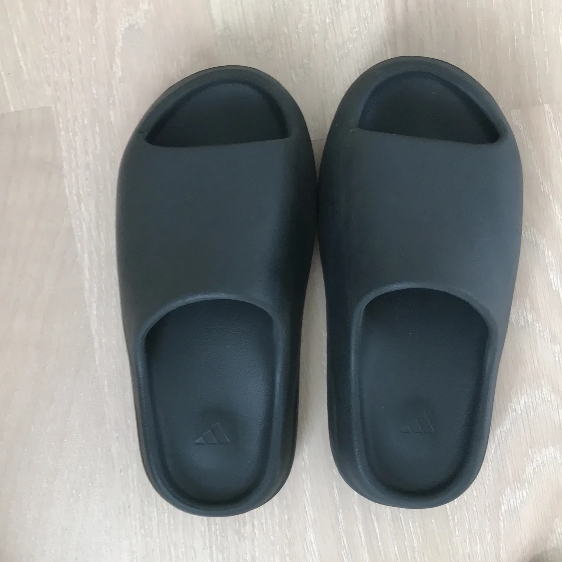 Yeezy slides - 91