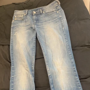 Diesel jeans  - Säljer min lågmidjade dieseljeans då dem är lite korta på mig som är 175💕 sparsamt använda 💕