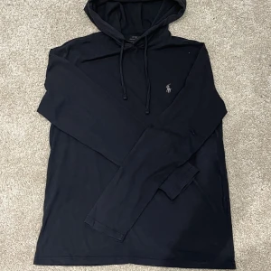 Polo Ralph lauren tröja - Säljer nu denna jätte feta polo tröja Pris: 449 Storlek:S Skick:8/10