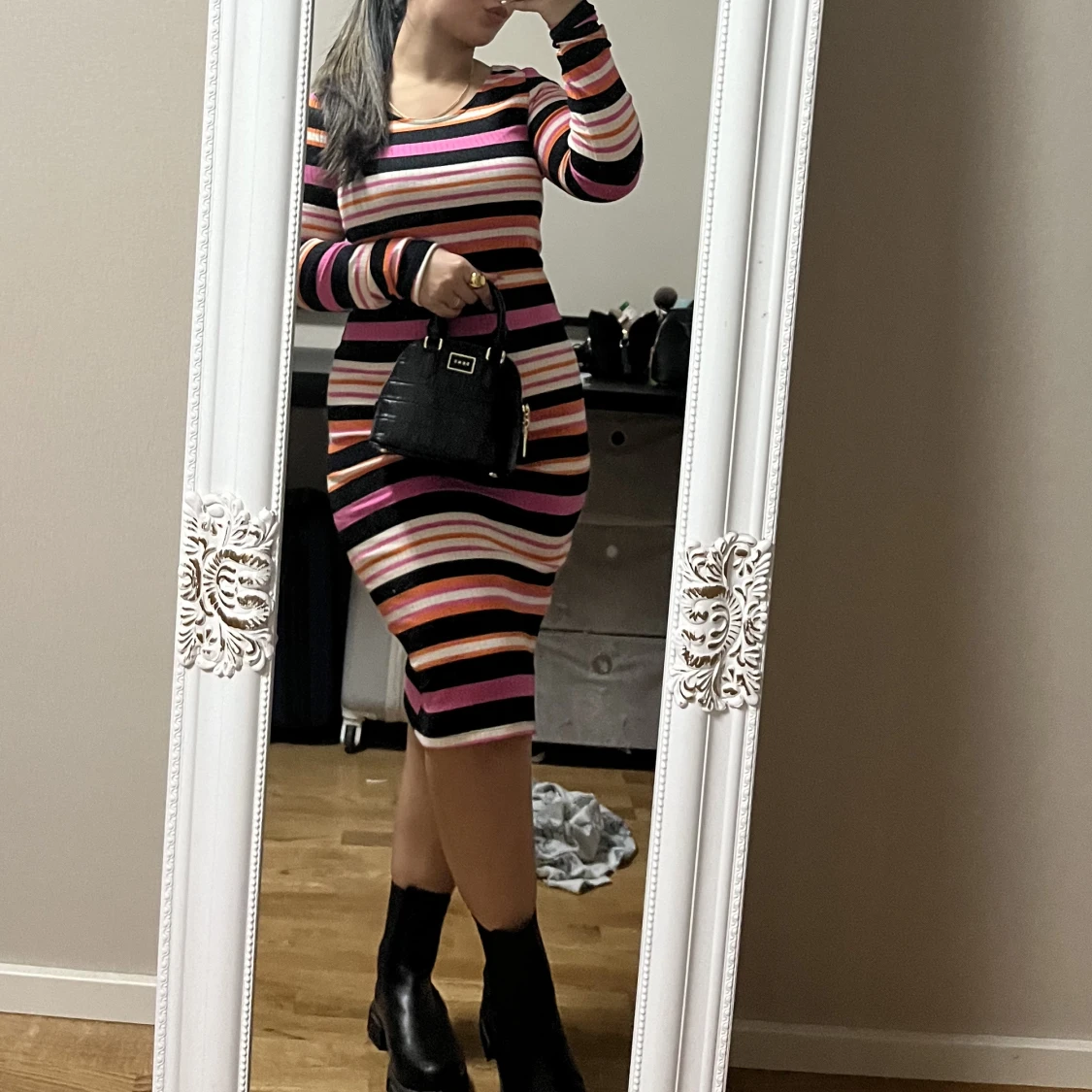 Randig ribbad klänning 🖤🤍🩷🧡 - 91