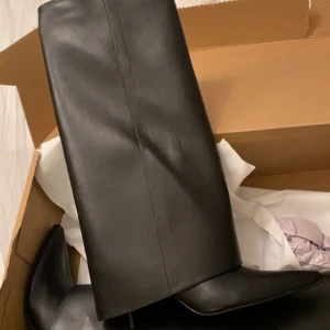 Stövlar  - Helt oanvända unika stövlar från zara. Passar 38 & 39 