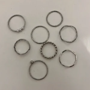 ringar - Flera silver ringar. Sälja inte separat