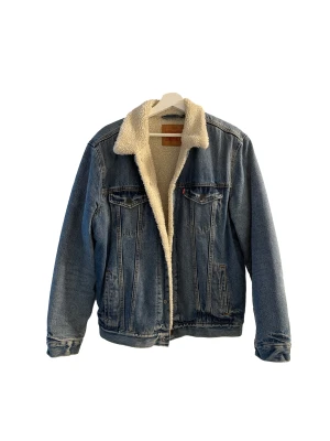 Levi’s Fodrad Jeansjacka - I gott skick!