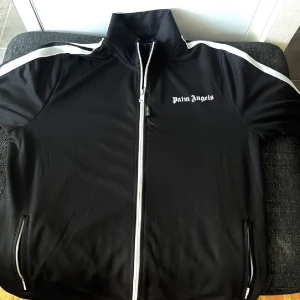 Palm Angels  - Svart tracksuit tröja och byxor går att köpa separat oxå 