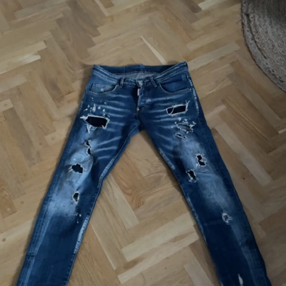 Dsquared2 jeans 1:1 kopia du ser ej skillnad på dessa och ett par riktiga. Jeans & Byxor.