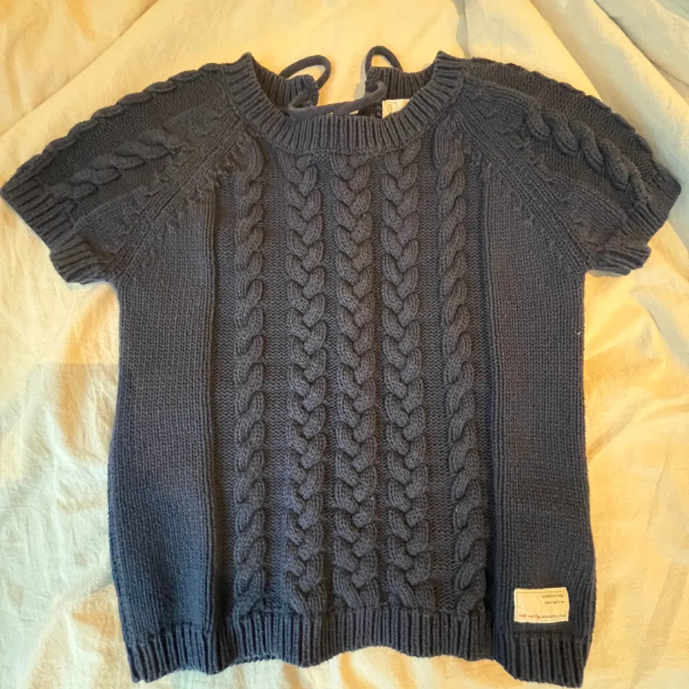Jag säljer denna super fina tröjan från Odd molly då den inte kommer så mycket till användning. . Tröjor & Koftor.