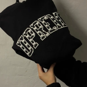 Supreme hoddie - Fint skick  Storlek L 