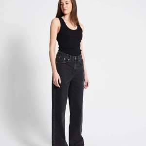 Helt nya jeans från Lager 157 nypris 300kr Modell: boulevard  Strl S