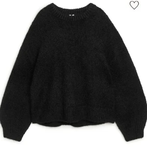 Mohair Arket - Säljer denna Mohair stickade tröjan från Arket. Slutsåld och säljs inte längre. Oversized fit och dö snygg. Använder inte den dock.