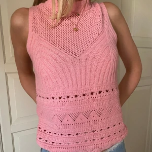 Stickad topp - Rosa stickad topp❤️