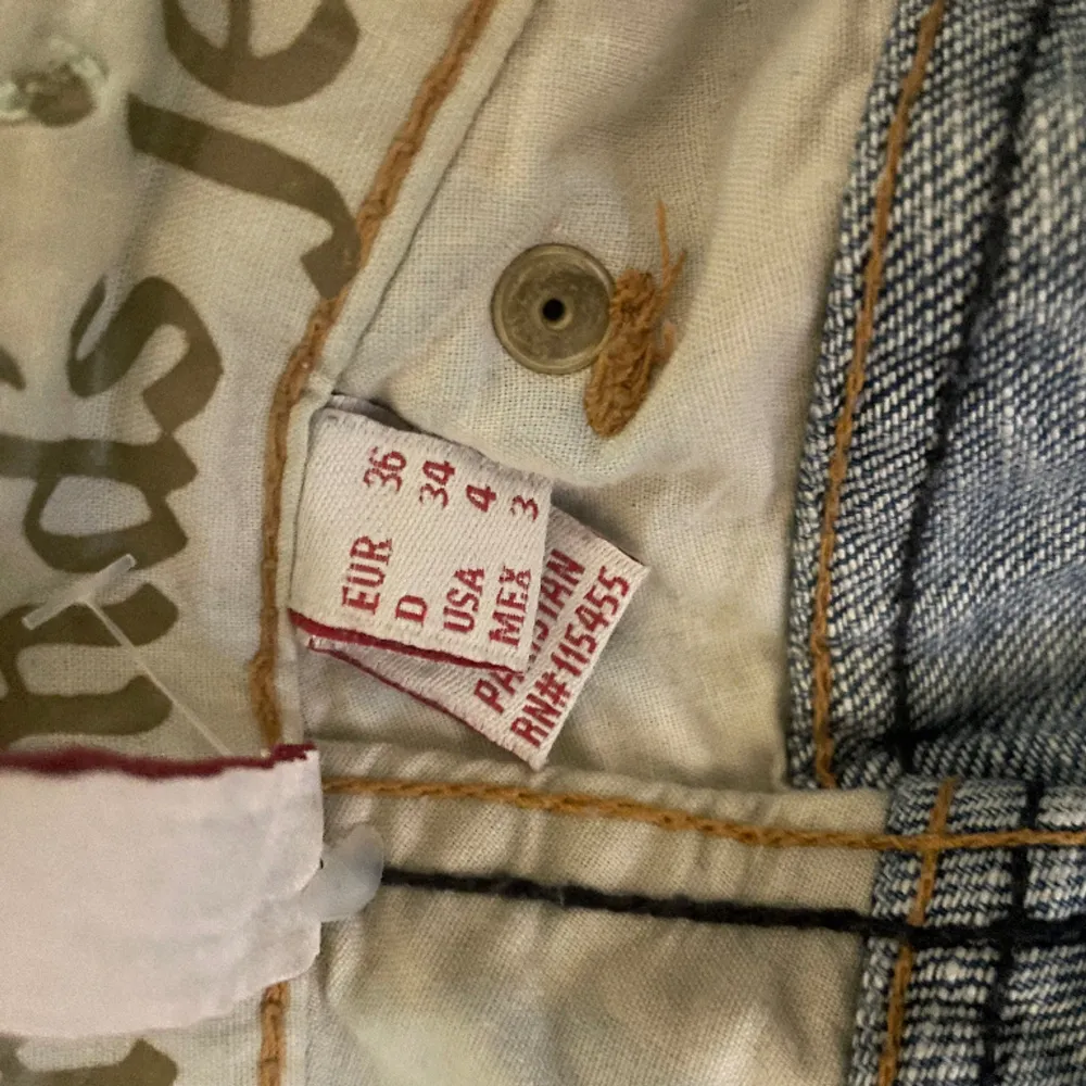 Secondhand jeans med bra passform, ge gärna prisförslag. Jeans & Byxor.