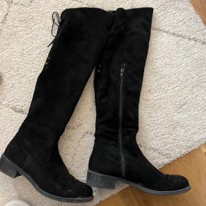 Svarta sköna och lätta boots