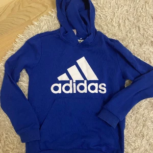 Adidas Hoodie  - Skick som ny.