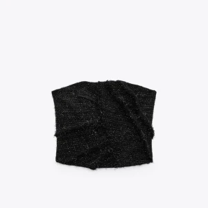 Topp - Perfect fest topp från Zara som inte längre säljs 🖤🖤 använd minst 1 gång