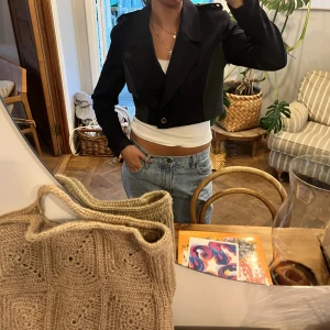 Kort kavaj  - Kortare kavaj som e riktigt cool. Oanvänd 