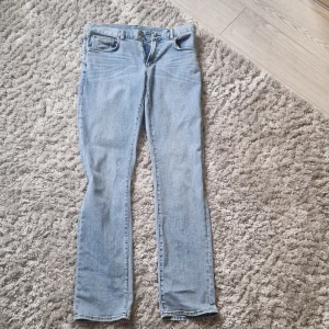 Jeans - Ett par ljusblåa jeans som inte passar mig längre💓