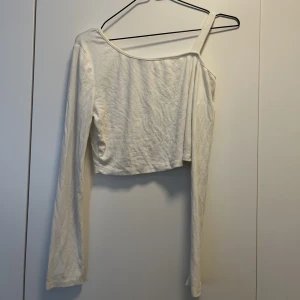 Tröja - Tröja från Shein i storlek L men sitter som en M 