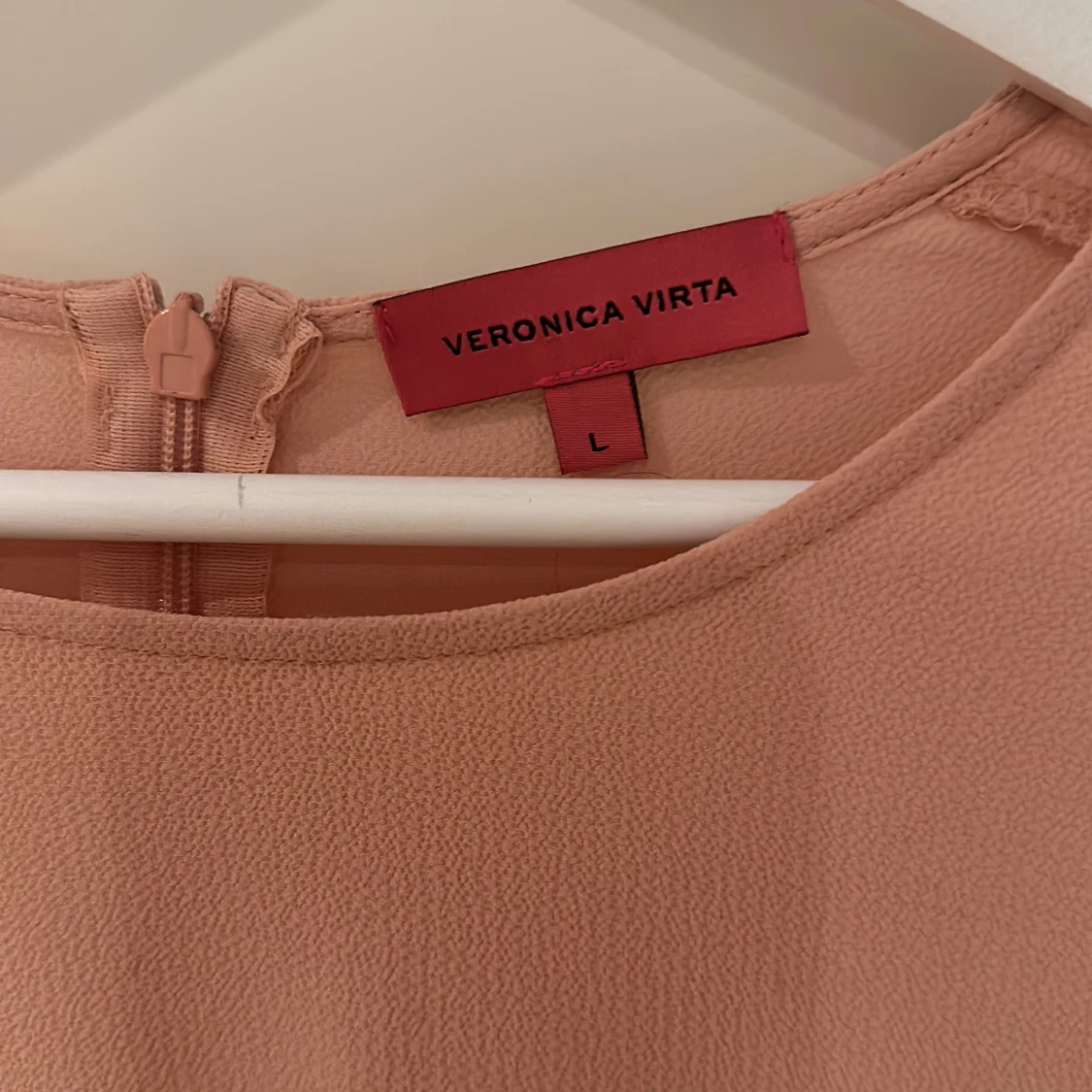 Rosa blus, Veronica Virta - 90