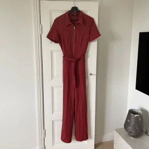 Jumpsuit från Bershka - Snygg jumpsuit från Bershka 