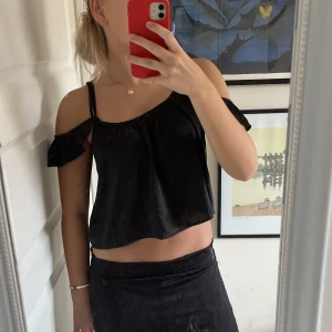 Blus - Svart blus i fint skick