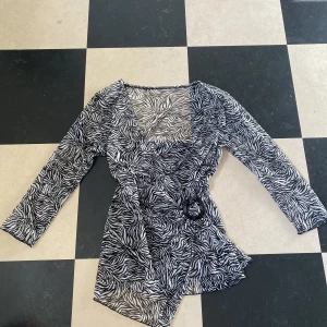 Mesh tröja - Cool tröja i zebra mönster 💗