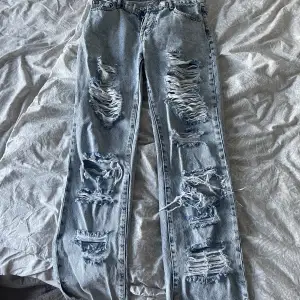 Skitcoola slitna jeans från kript store  Säljer pga för små 