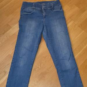 Snygga Flash jeans. Storlek 40