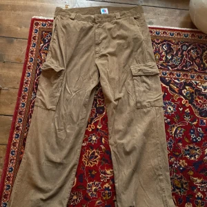 District 46 byxor - Cargo byxor från district 46. Nypris 800