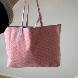 Väska  - Säljer för kommer inte till användning 💗💗