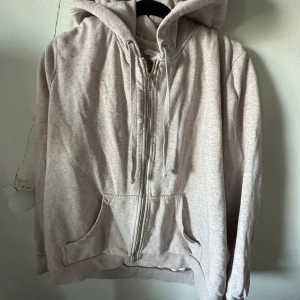 Huvtröja - Fint men använt skick
