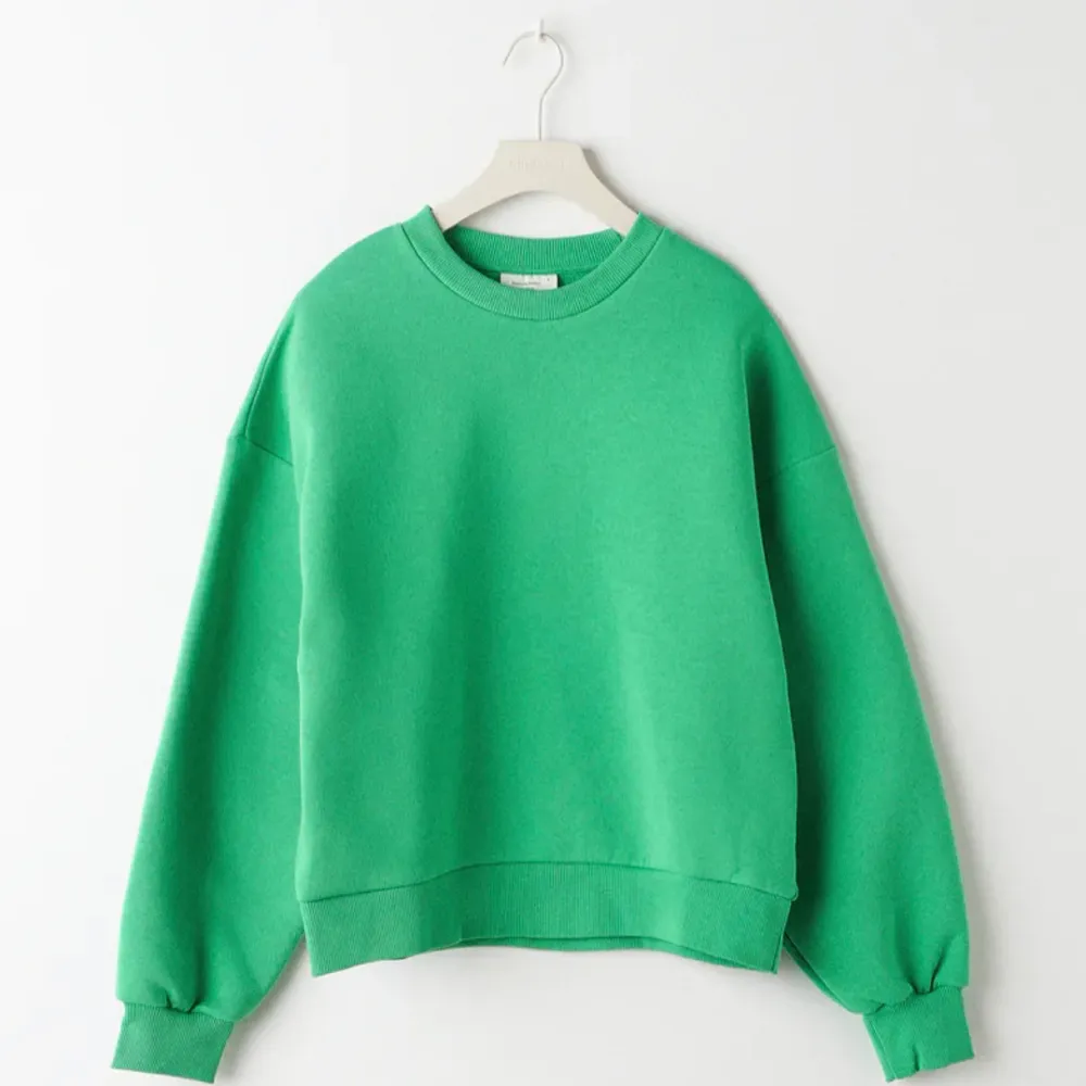 Grön superfin sweatshirt från Ginatricot, oanvänd!. Tröjor & Koftor.