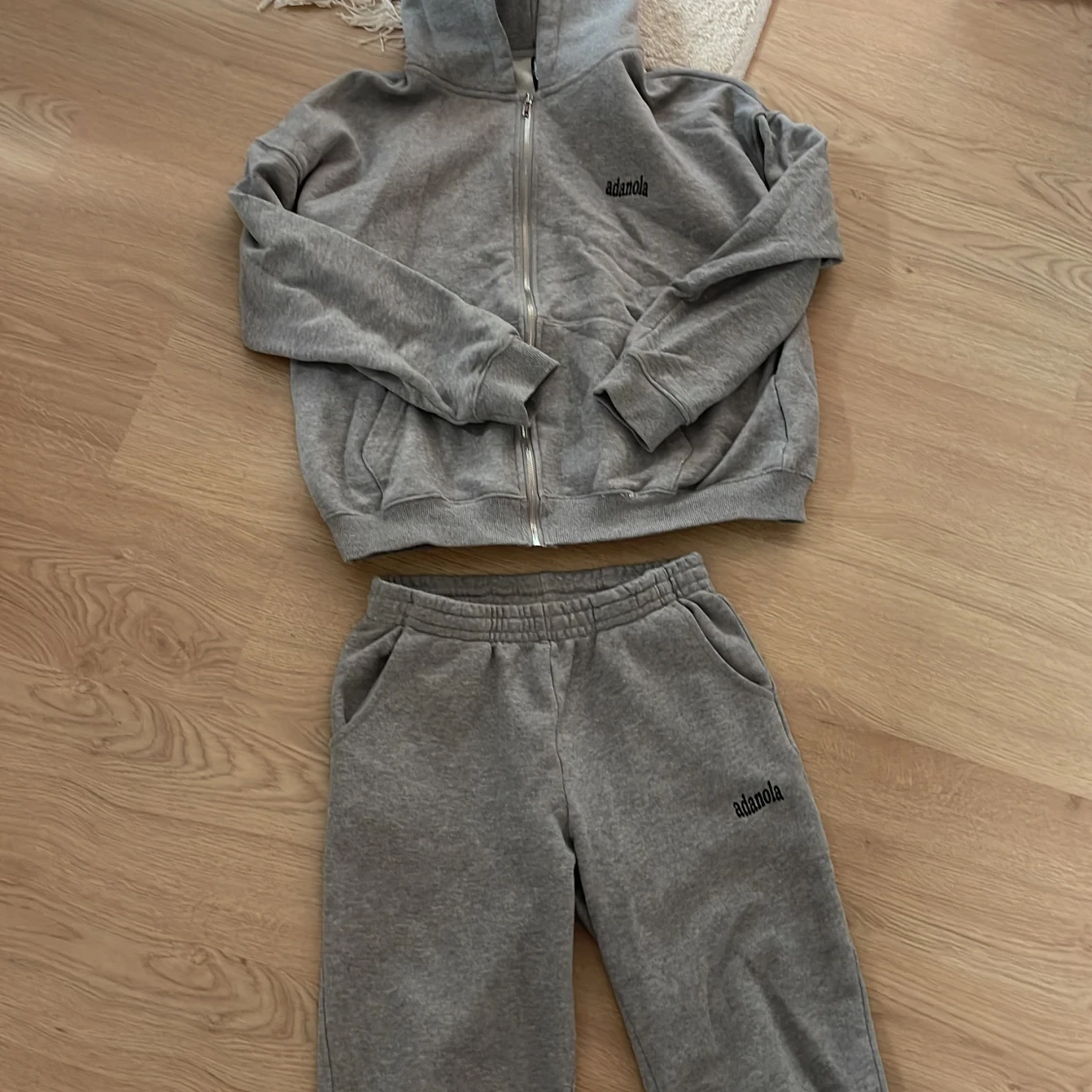 Mjukisset från ADANOLA - 91