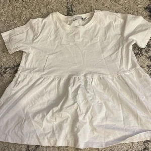 Tröja voulang  - Tröja från lager 157 jätte söt inget fel på den kommer bara inte till användning❤️