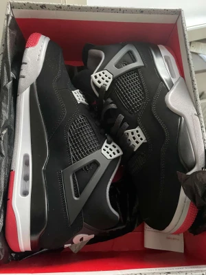 Jordan 4 bred - Nytt skick (kommer med box