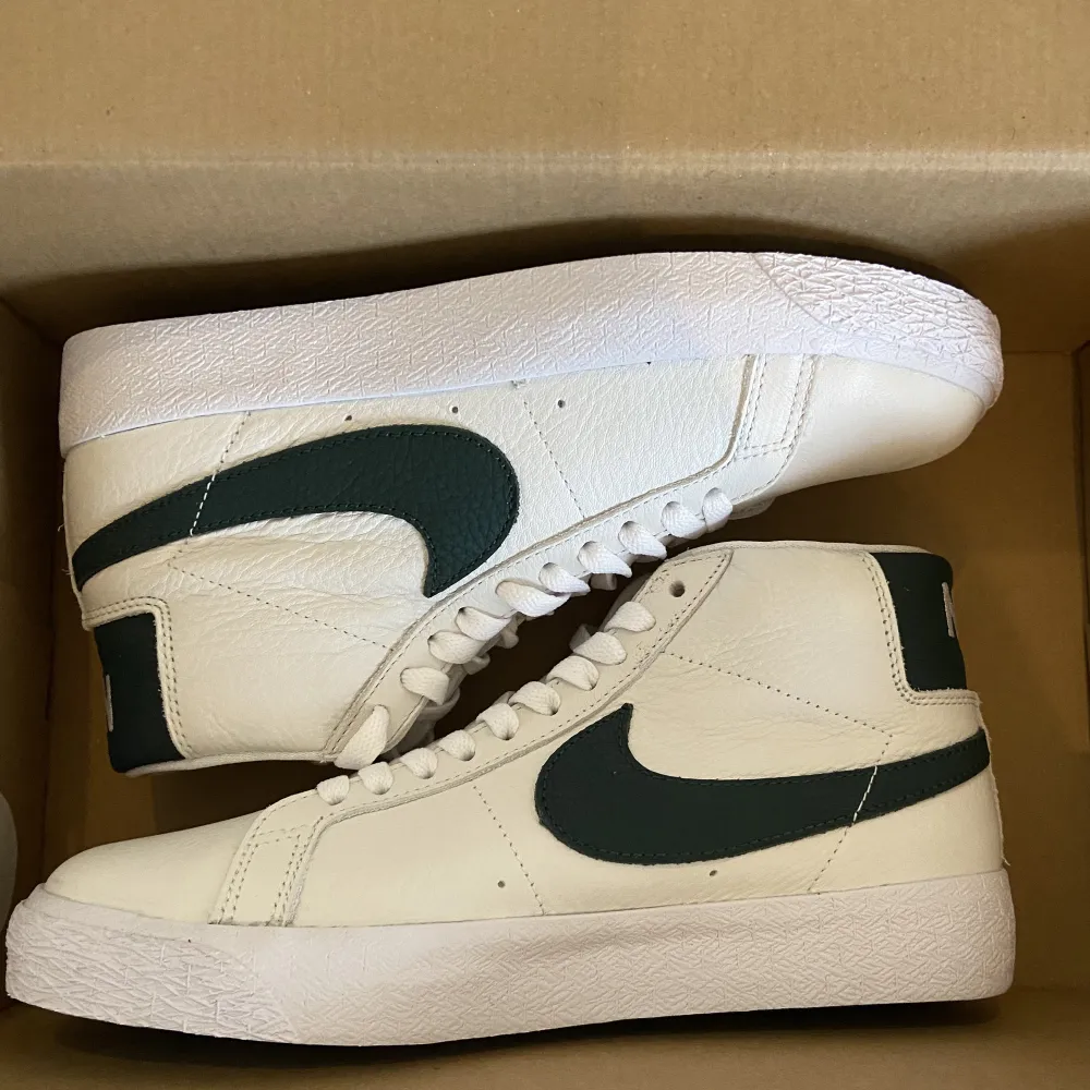 Oanvända Nike SB zoom blazer skor, Storlek 38. Buda över 400kr, nypris 999kr.. Skor.