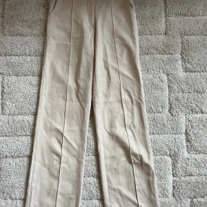 Madlady  - Kostymbyxor från Madlady.