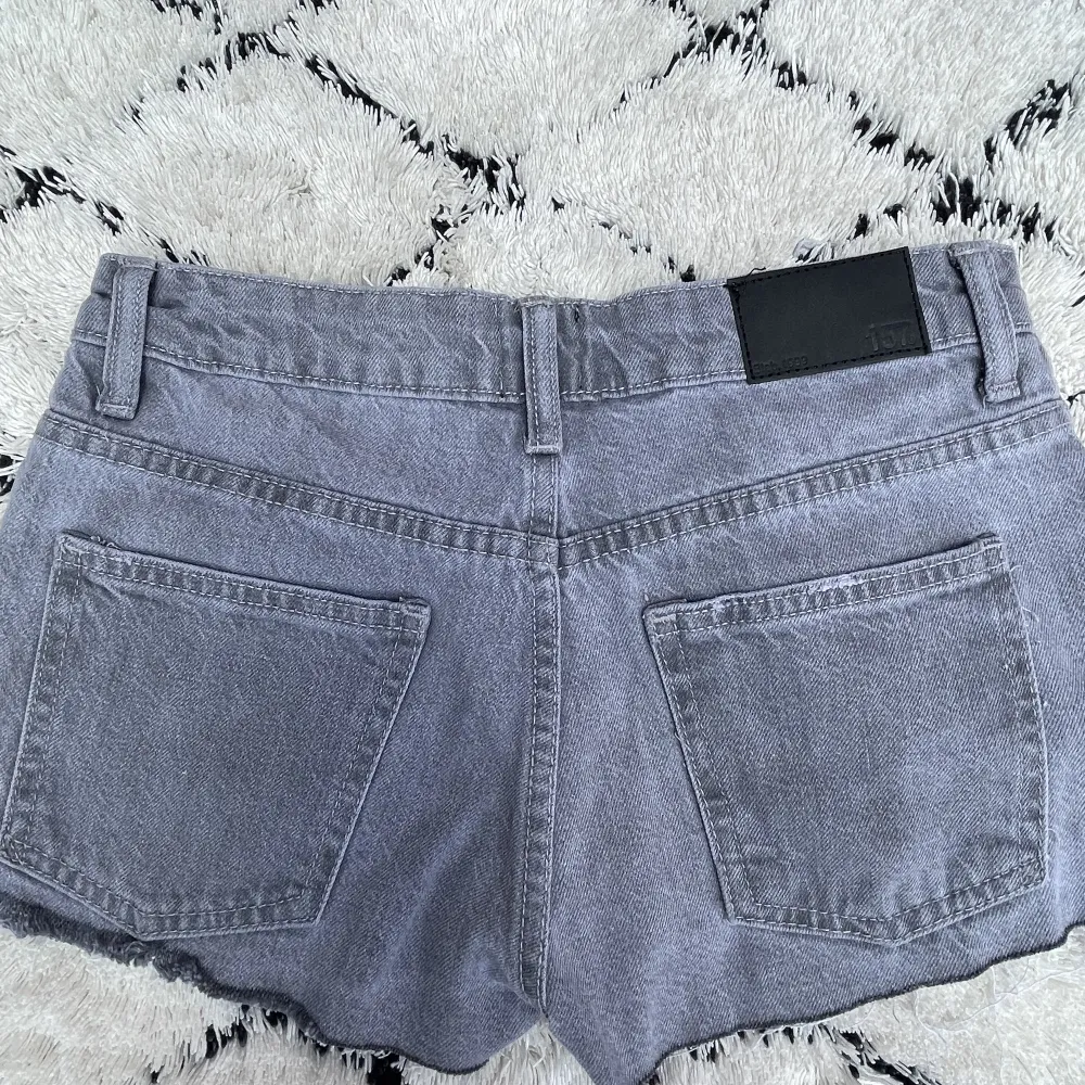 Så fina jeansshorts från Lager 157. Säljer pga att de är för små/tajta på mig. Shorts.