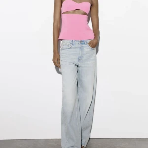 Fest topp zara rosa  - Superfin topp från Zara, aldrig använd 