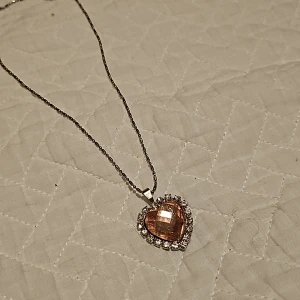 Halsband  - Säljer min halsband för att den inte används 