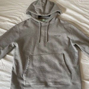 Off white hoodie - Off white hoodie size M  Kvitto och äkthetsbevis finns.  