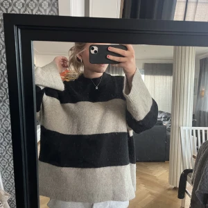 Stickad tröja från Gina tricot!! - Säljer min super mysiga tröja från Gina!!😇 