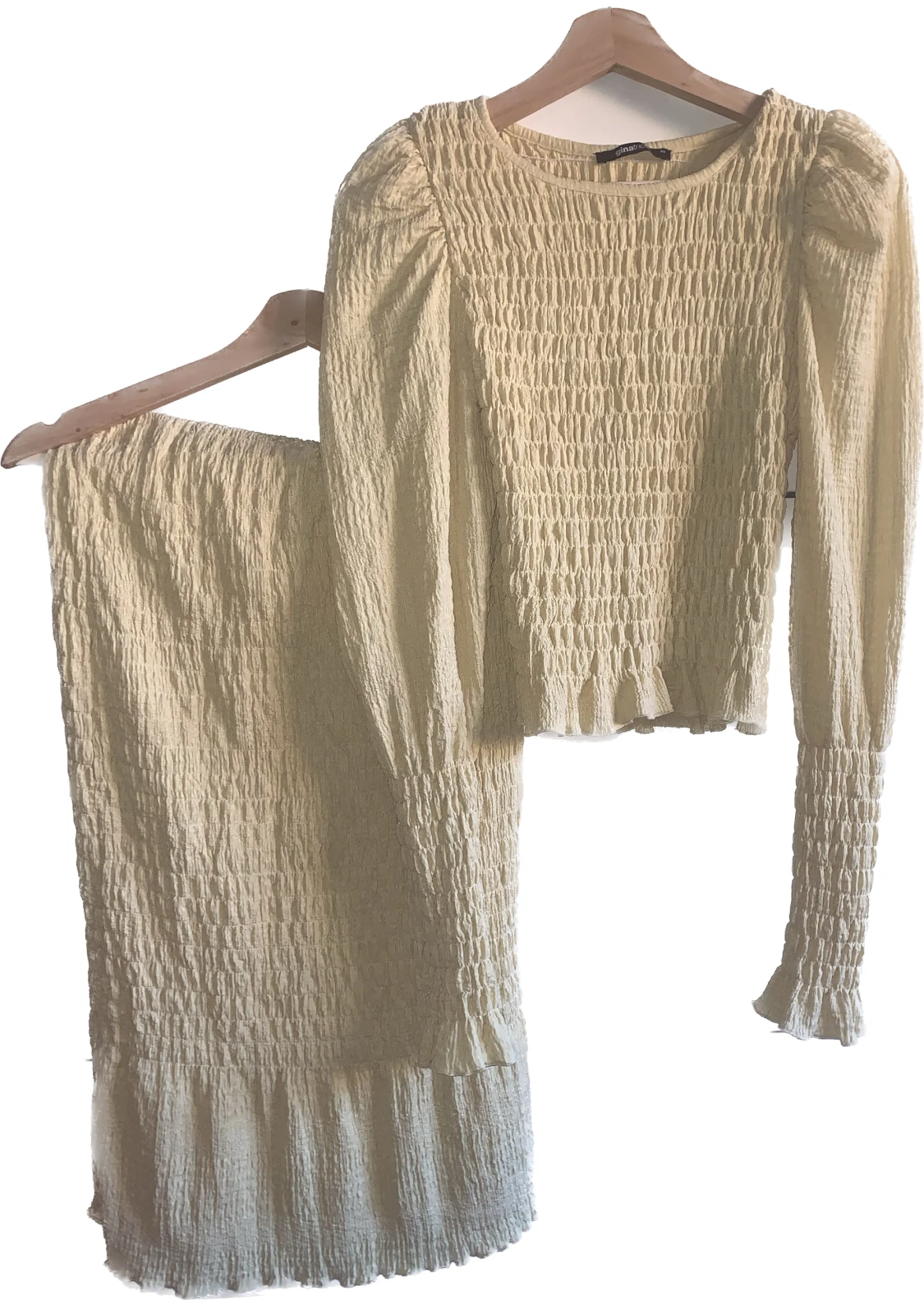 Gult set top och kjol