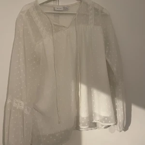 Blus,M från  - Oanvänd blus från VILA. Skriv för bilder på!