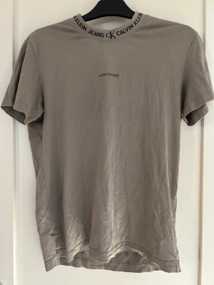 T-shirt - Knappt använd och vällvårdad 