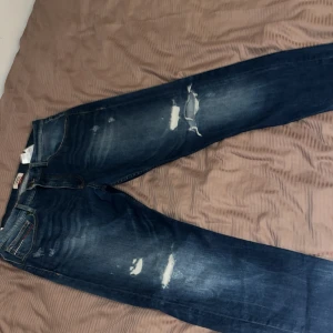 Tommy Hilfiger Herr Jeans - Säljer dessa Tommy Hilfiger herr Jeans. I Väldigt bra skick. 