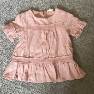 Rosa blus - Supersöt Babyrosa blus storlek 98-104