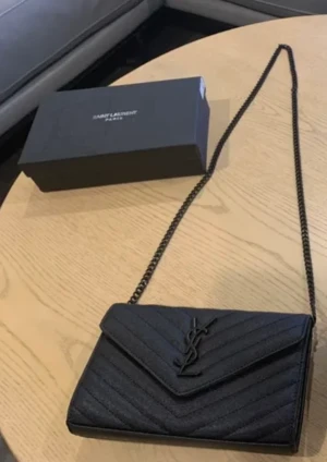 Ysl väska  - Helt ny, 500:- 