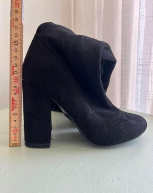 Oanvända Nelly boots - Helt nya, over knee boots