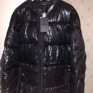 Barbour jacka  - Helt ny oanvänd  Storlek L passar även M Hör av er :)